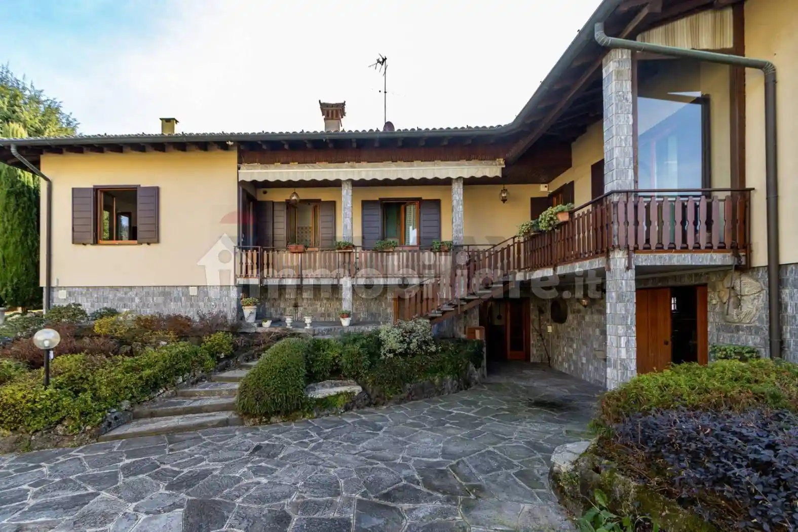 Villa in vendita a Cassago Brianza