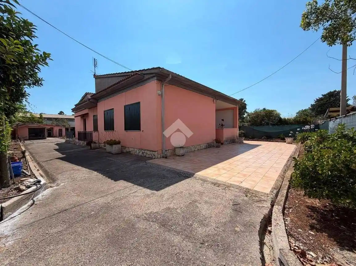Villa in vendita a Latina