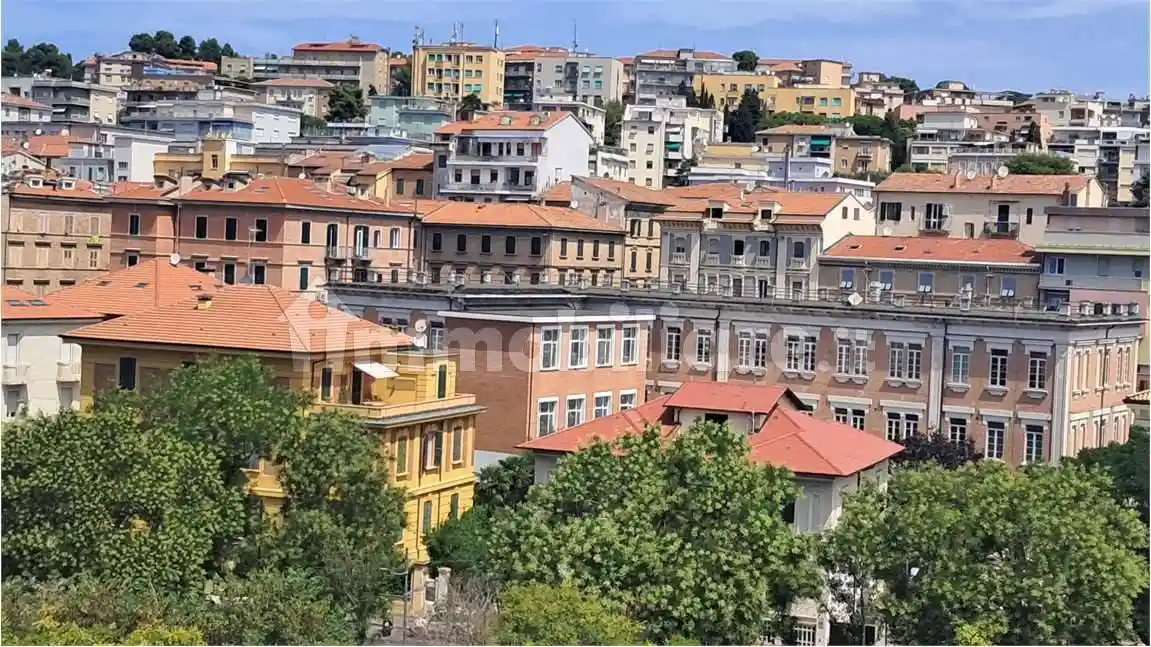 Appartamento in vendita a Ancona