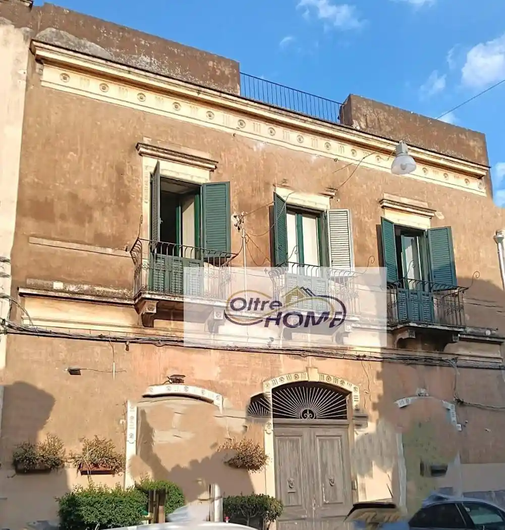 Palazzo - Edificio in vendita a Acireale