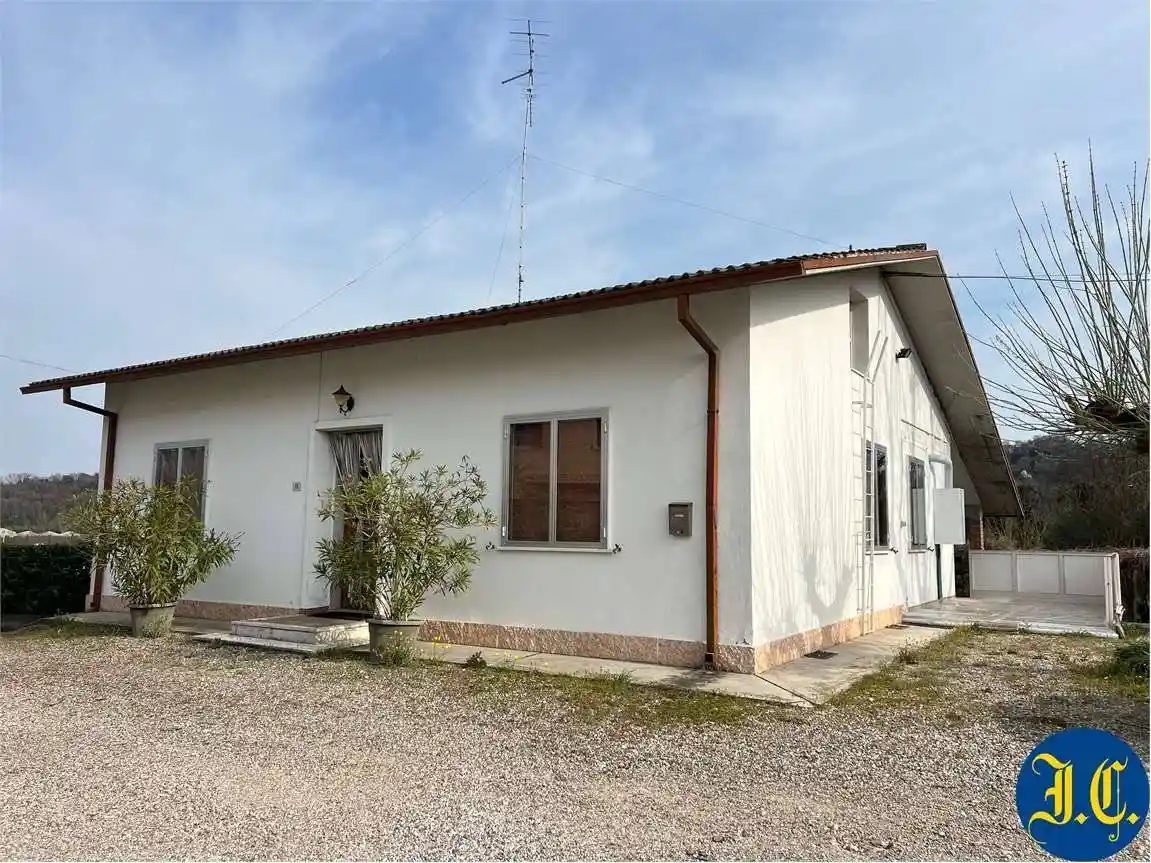 Villa in vendita a Sommacampagna