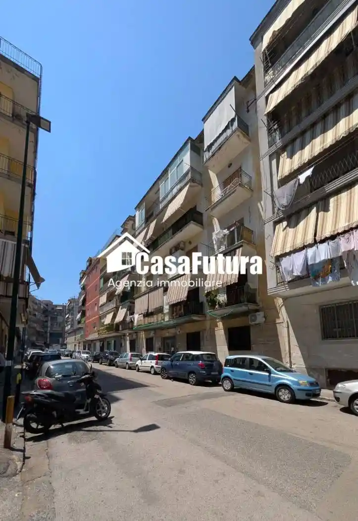 Appartamento in vendita a Napoli