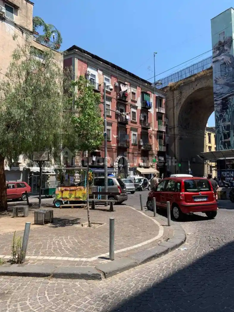 Appartamento in vendita a Napoli
