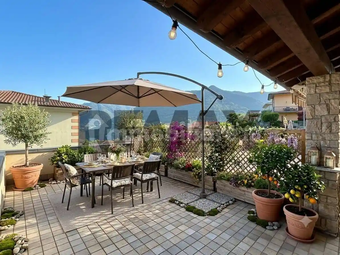 Appartamento in vendita a Solto Collina