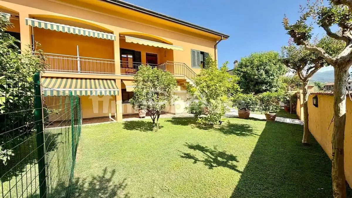 Villa in vendita a Lucca