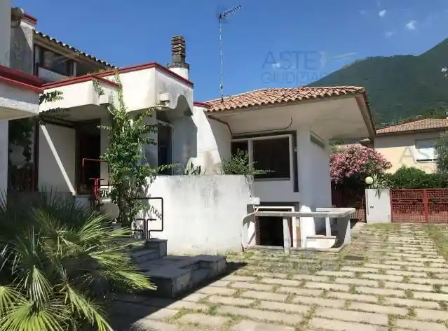 Villa in vendita a Toscolano-Maderno