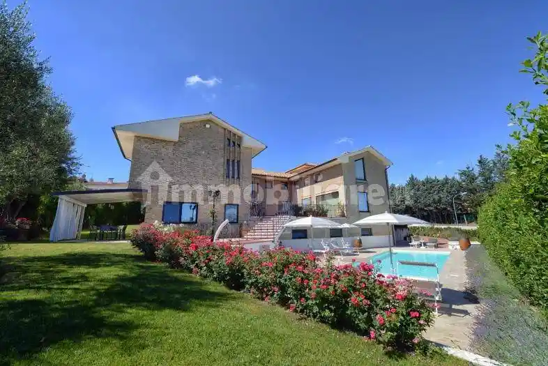 Villa in vendita a Barbara