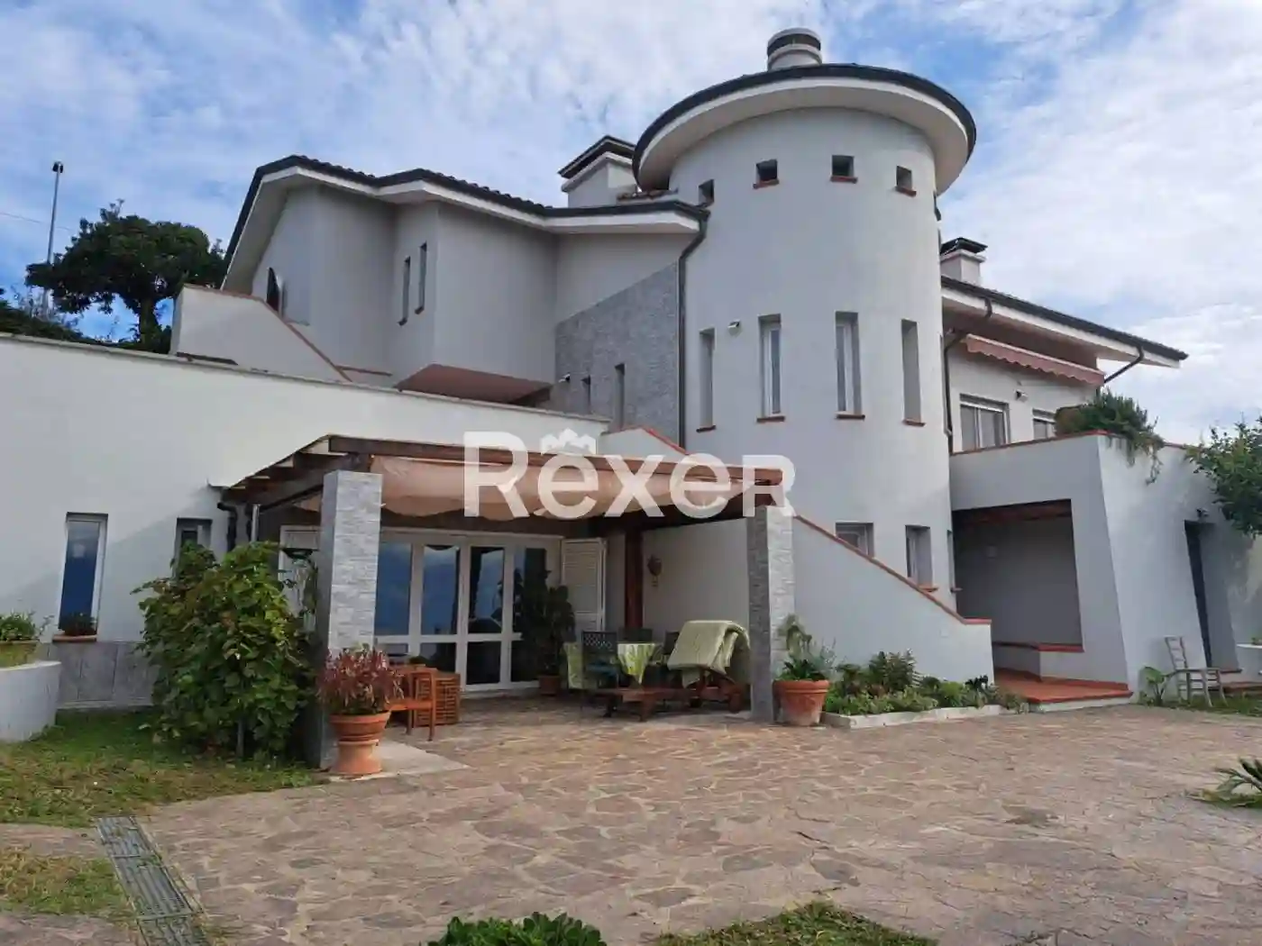 Villa - foto 2