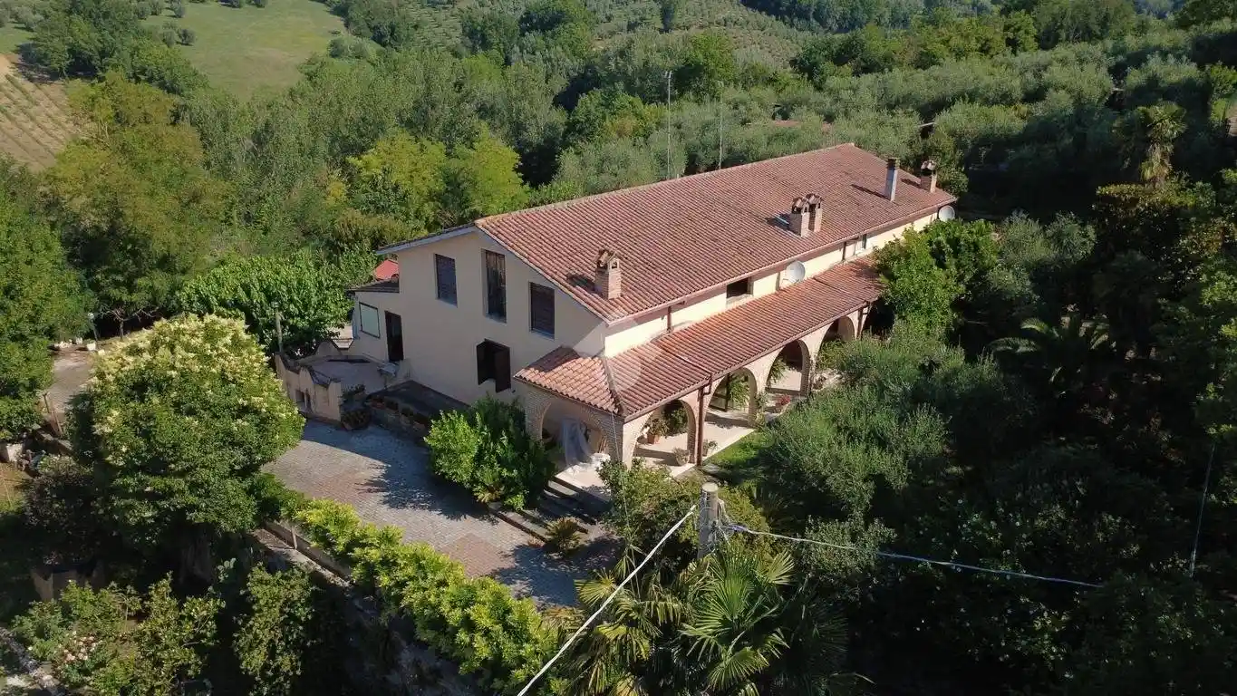 Villa in vendita a Forano