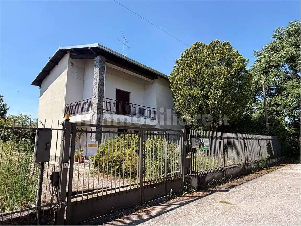 Villa in vendita a Vizzola Ticino