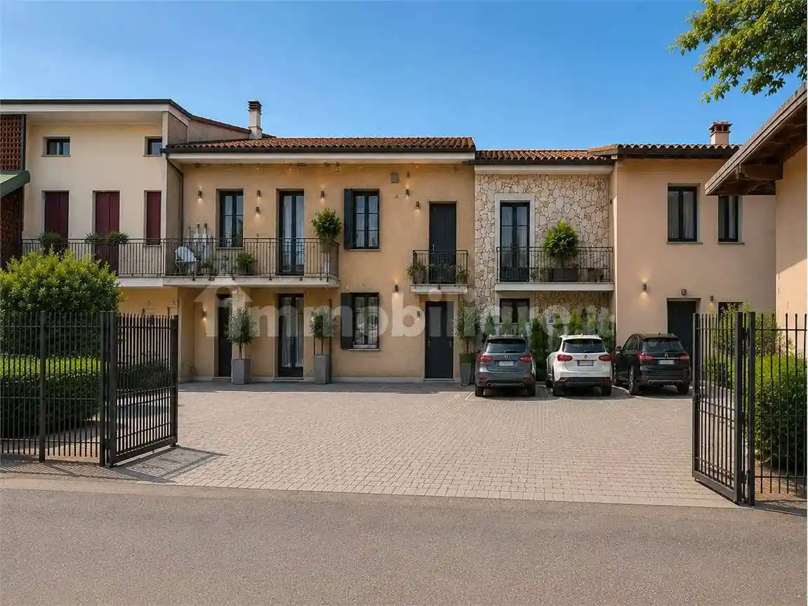 Casa indipendente in vendita a Urago d'Oglio