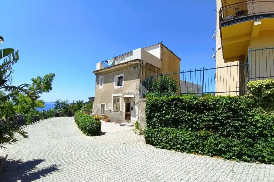 Appartamento in vendita a Paola