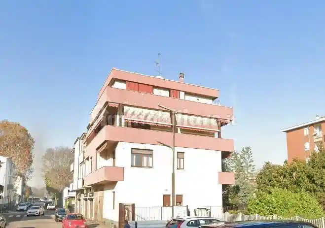 Appartamento in affitto a Monza