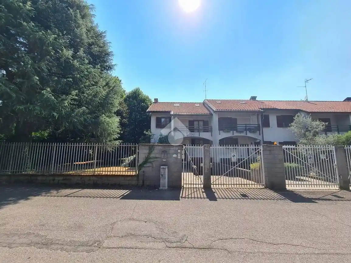 Villa in vendita a Robecco sul Naviglio
