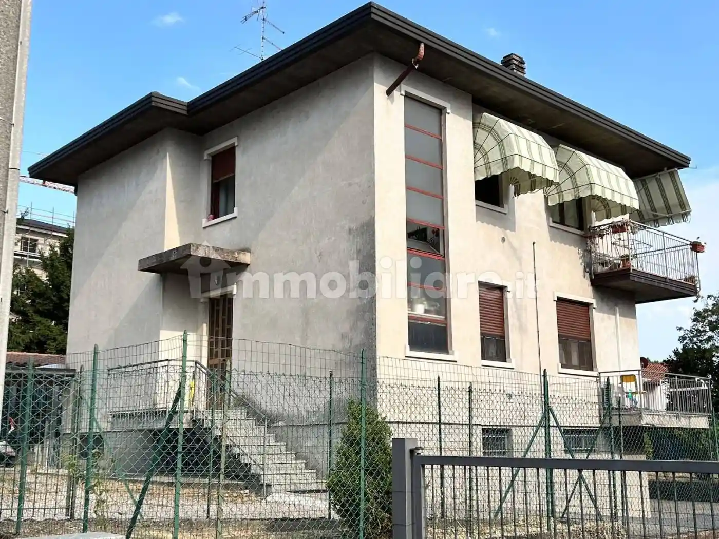Appartamento in vendita a Caronno Varesino