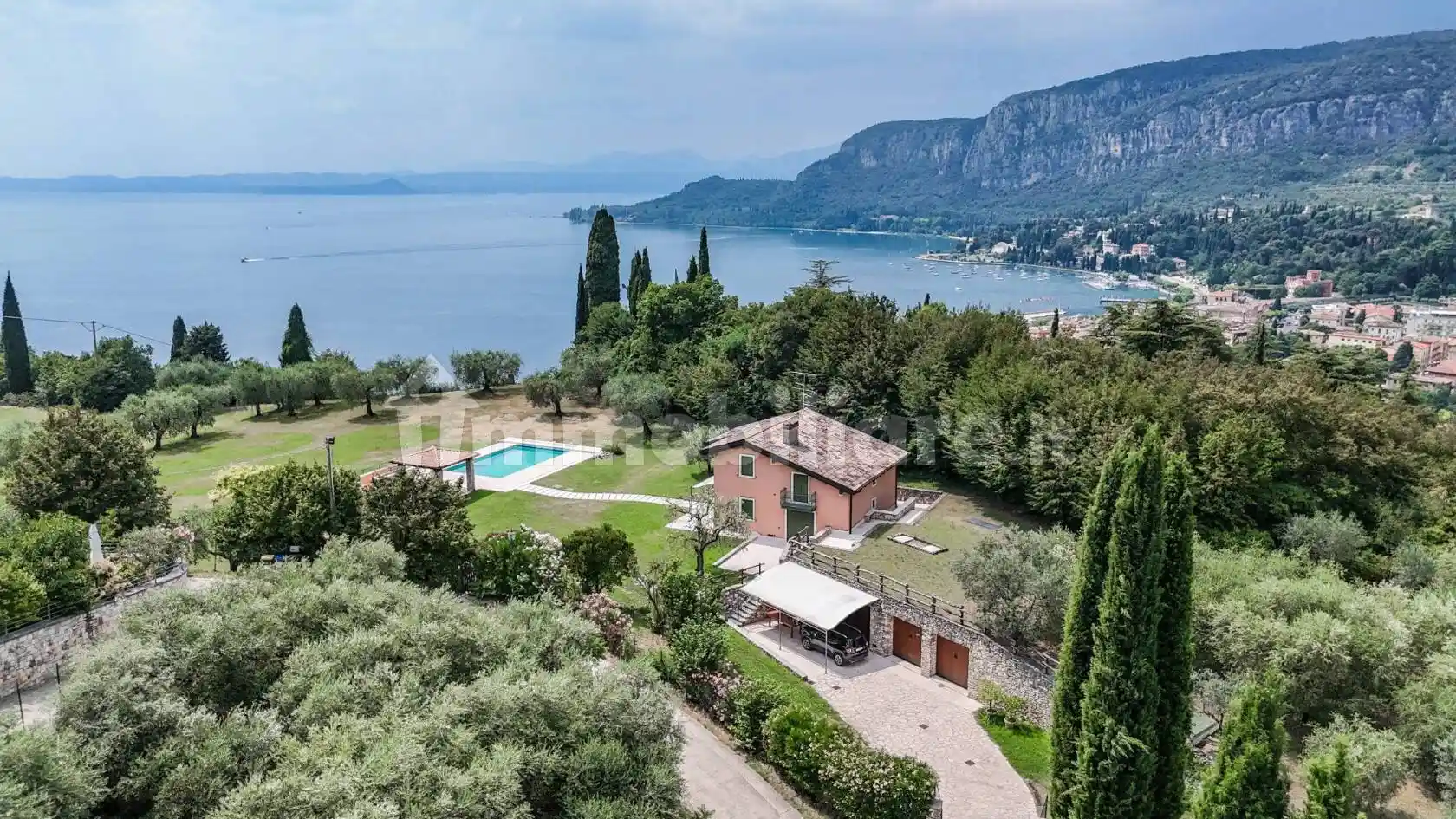 Villa in vendita a Torri del Benaco