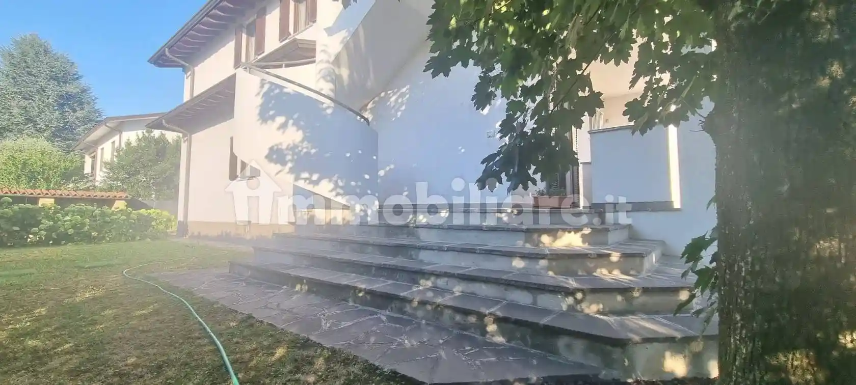 Villa in vendita a Bellinzago Lombardo
