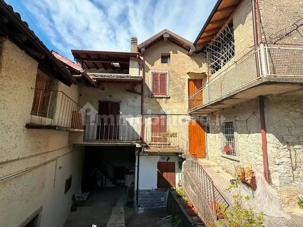 Appartamento in vendita a Sormano