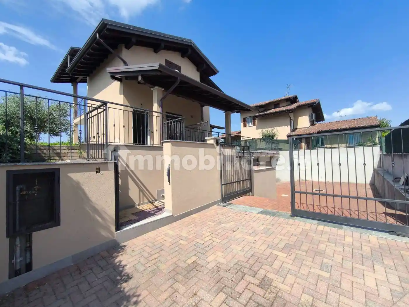 Villa in vendita a Varallo Pombia