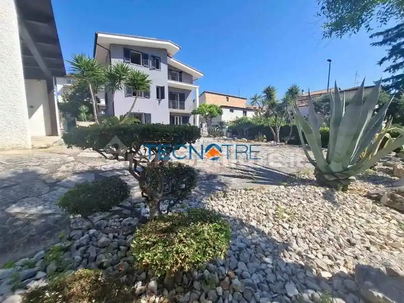Villa in vendita a Nereto