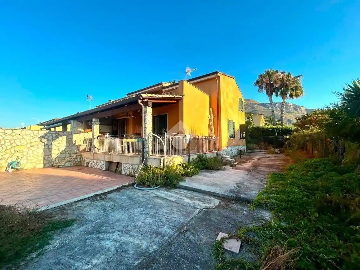 Villa in affitto a Altavilla Milicia