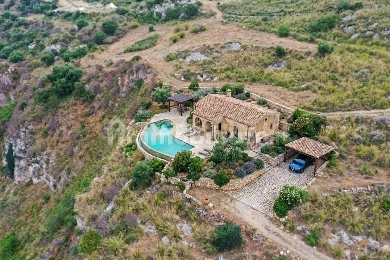 Rustico - Casale in vendita a Ragusa
