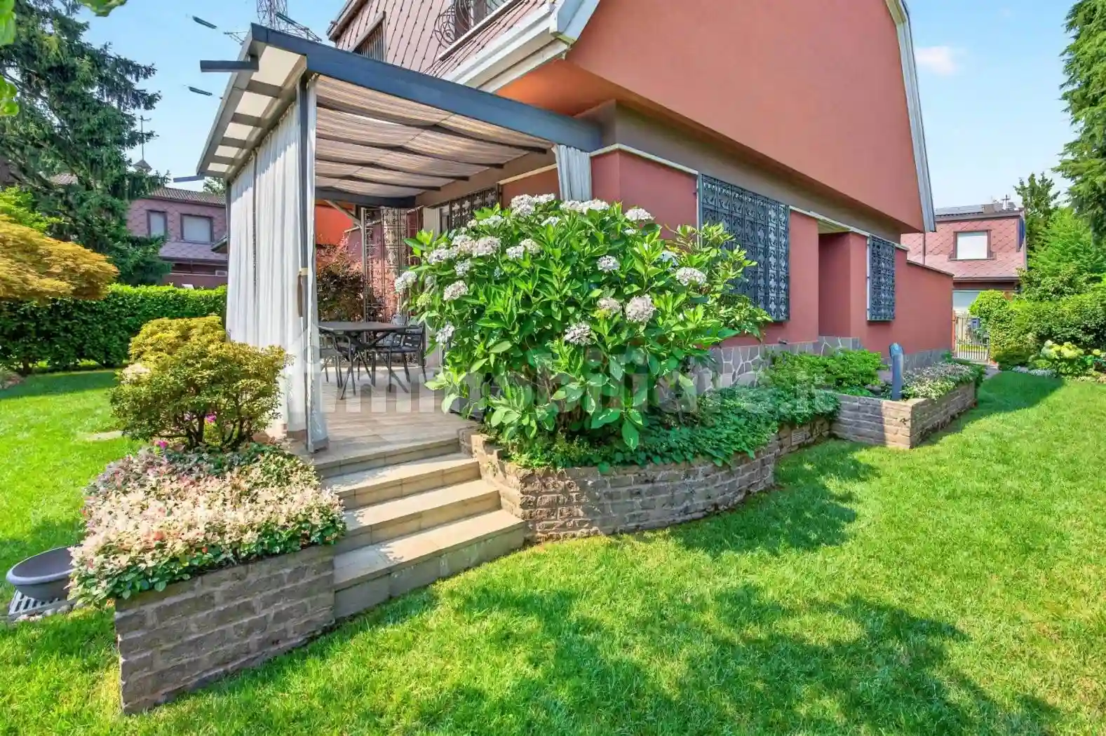 Villa - foto 2