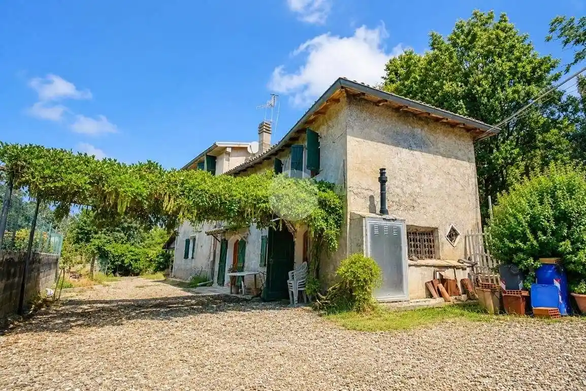 Casa indipendente in vendita a Felino