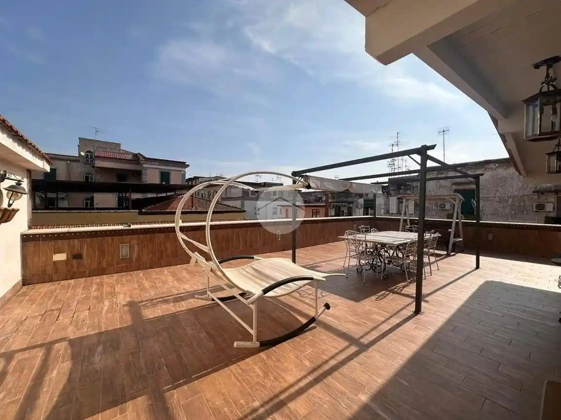 Palazzo - Edificio in vendita a Napoli