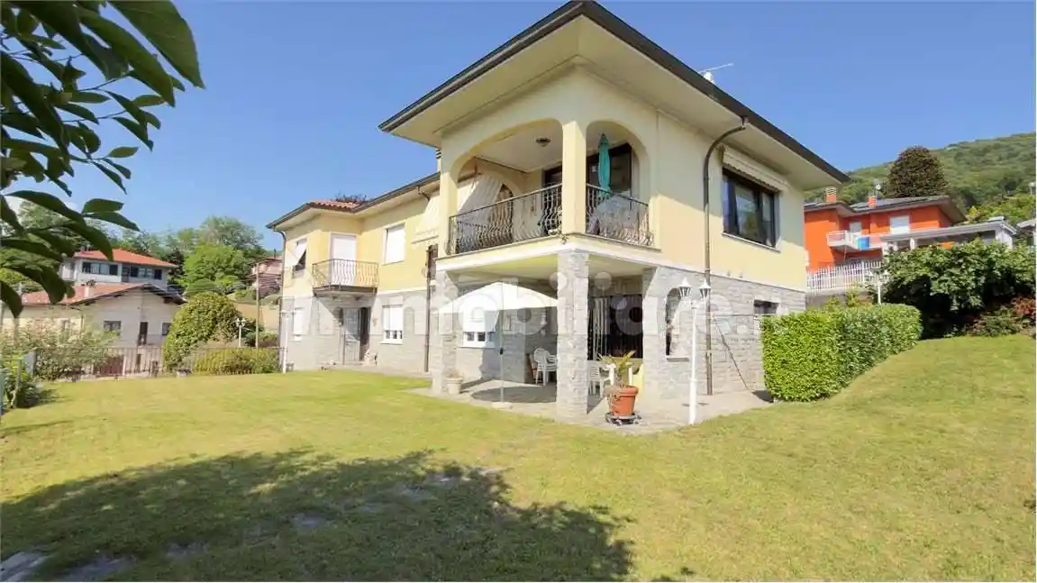 Villa in vendita a Luino