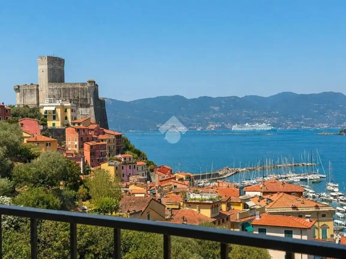 Appartamento in vendita a Lerici