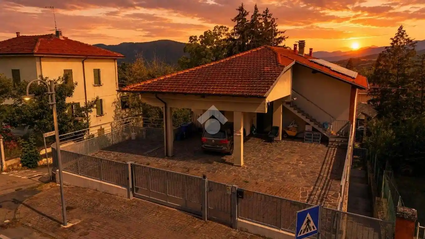 Villa in vendita a Tizzano Val Parma