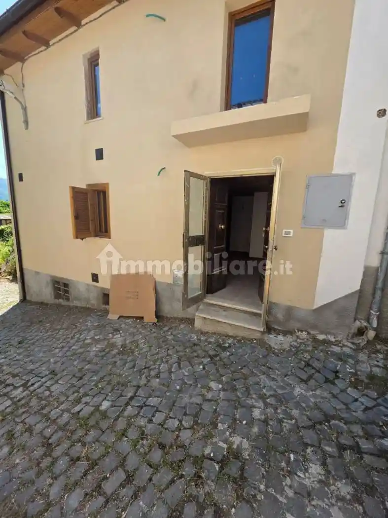 Appartamento in vendita a Montereale