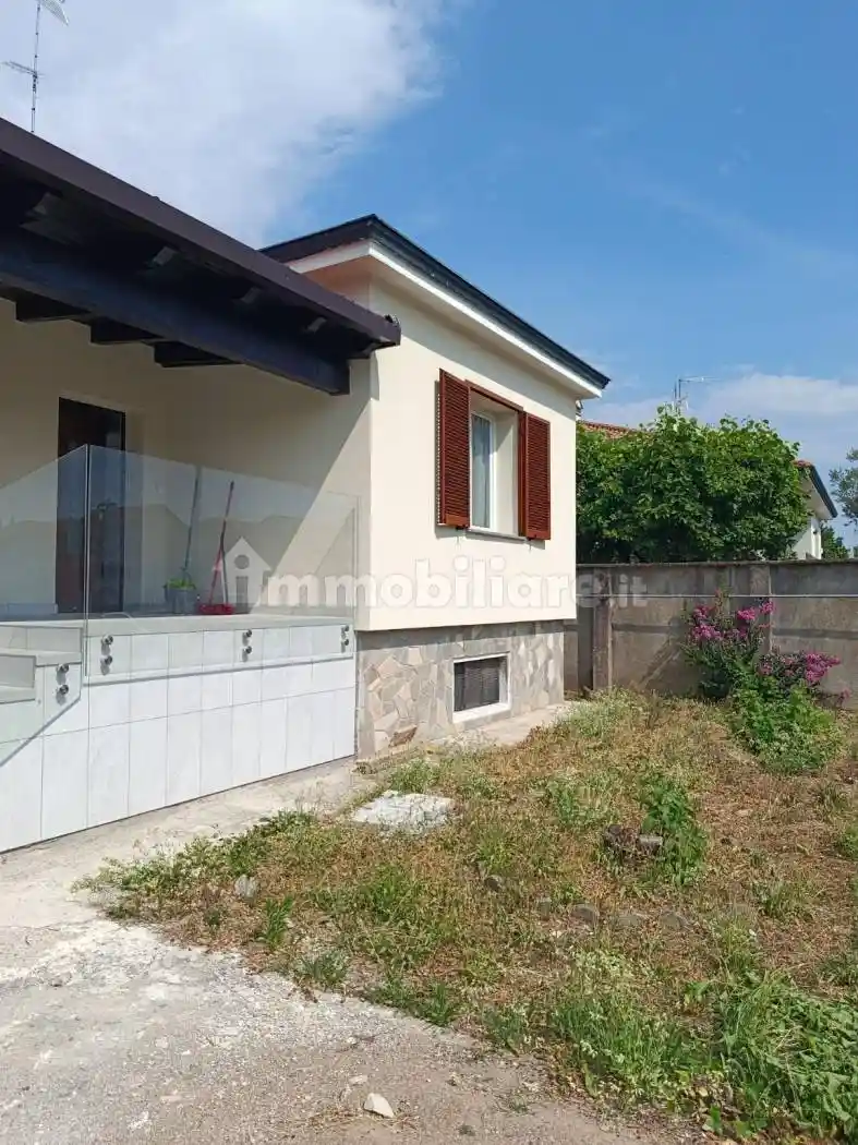 Villa in affitto a Arluno