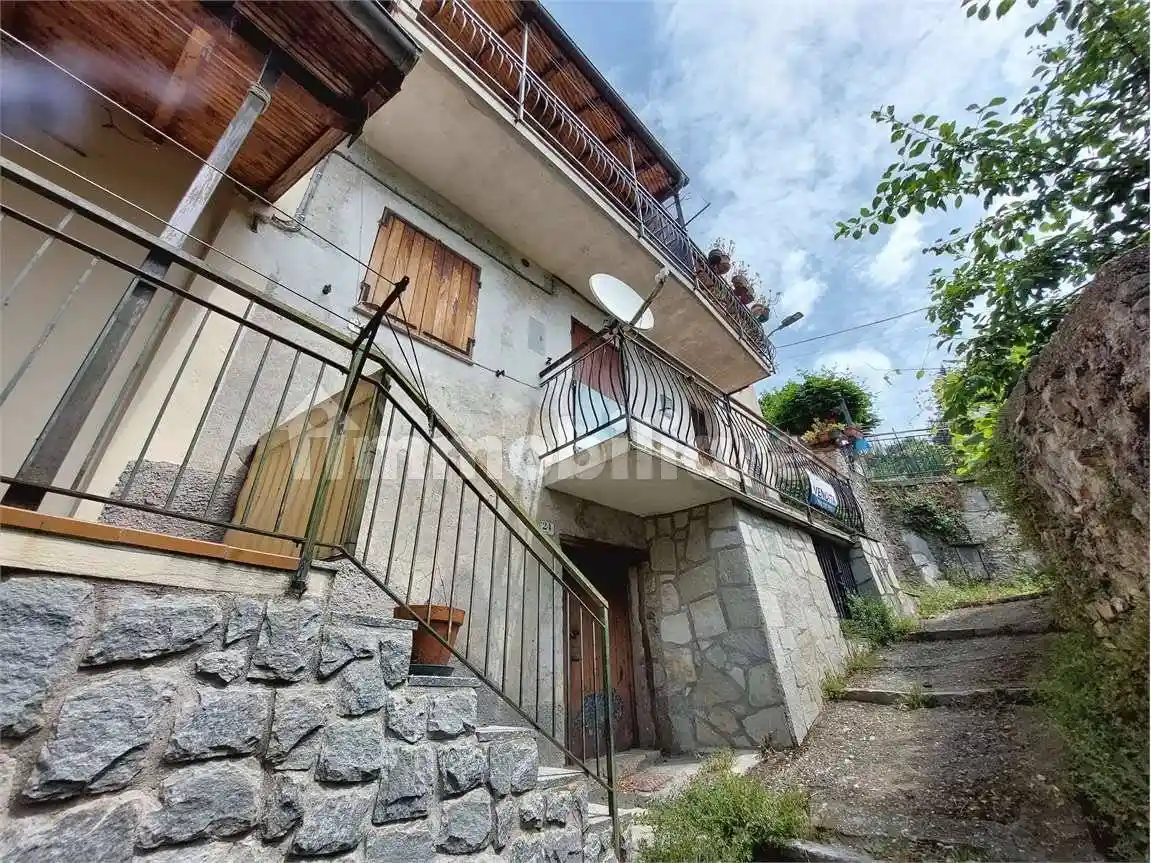 Casa indipendente in vendita a Pornassio