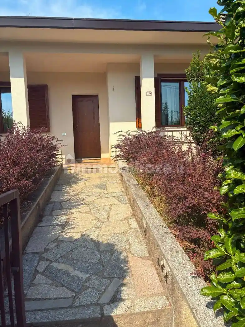 Villa in vendita a Bulgarograsso