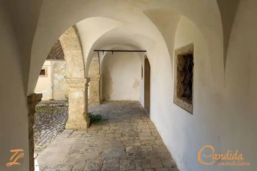 Palazzo - Edificio in vendita a Ampezzo