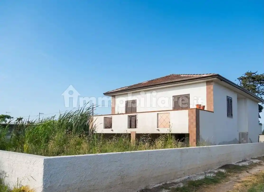 Villa in vendita a Cellole
