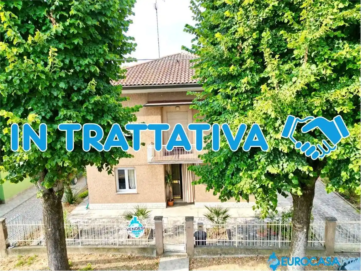 Villa in vendita a Novi di Modena