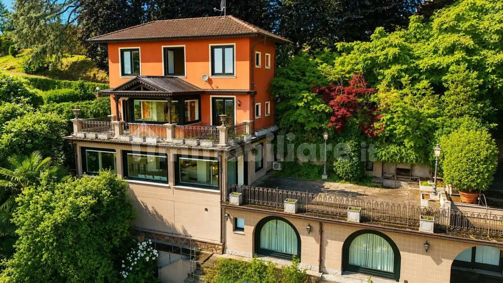 Villa in vendita a Meina