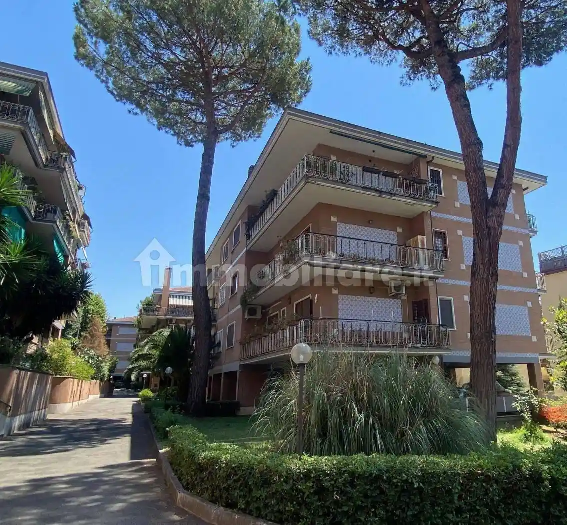 Appartamento in vendita a Roma