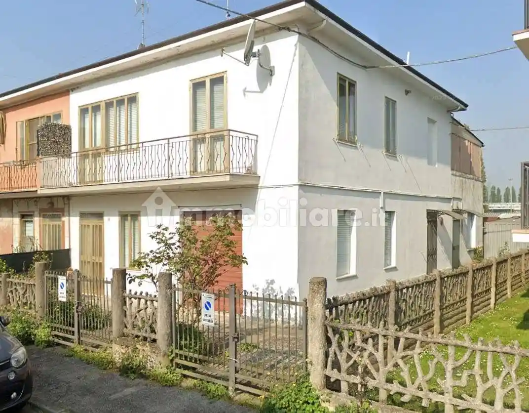 Casa indipendente in vendita a Ferrara