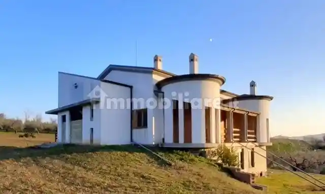 Casa indipendente in vendita a Rosciano