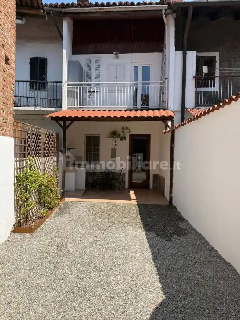 Casa indipendente in affitto a Lauriano