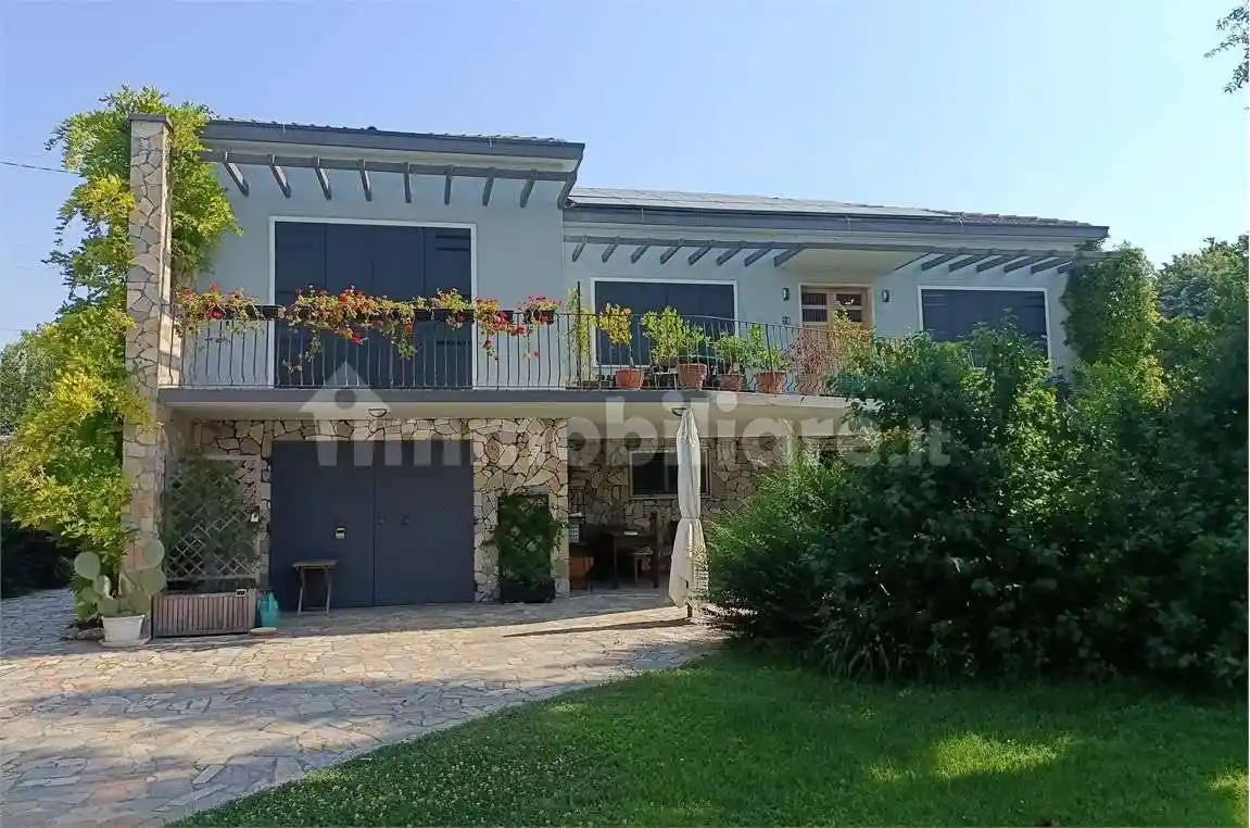 Villa in vendita a Tresignana