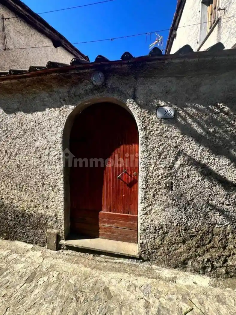 Casa indipendente in vendita a Borgo a Mozzano