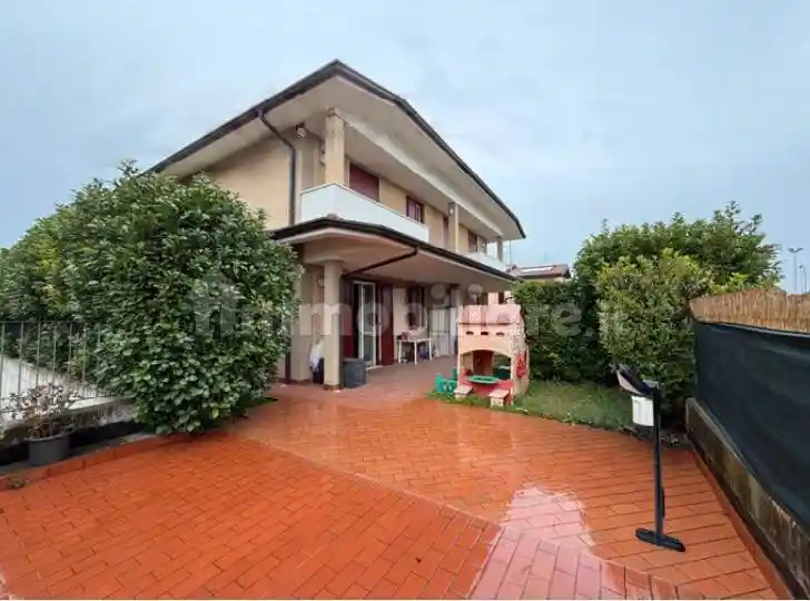 Villa in vendita a Desenzano del Garda