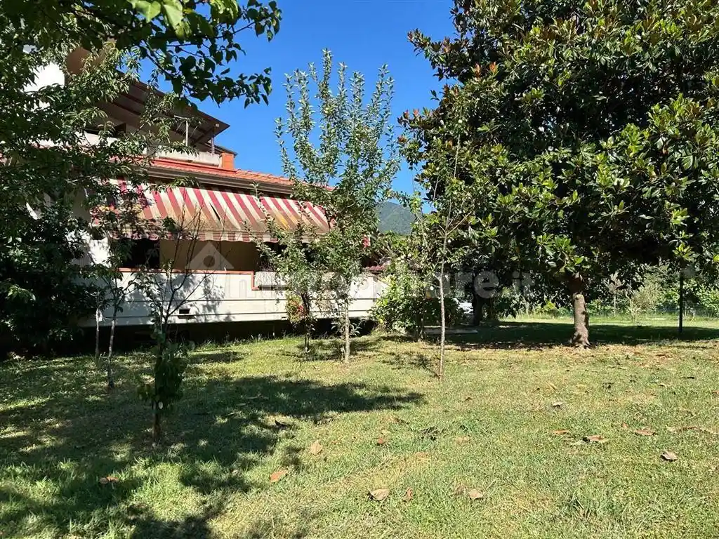 Villa in vendita a Massa