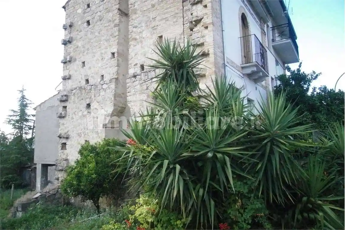 Casa indipendente in vendita a Perano