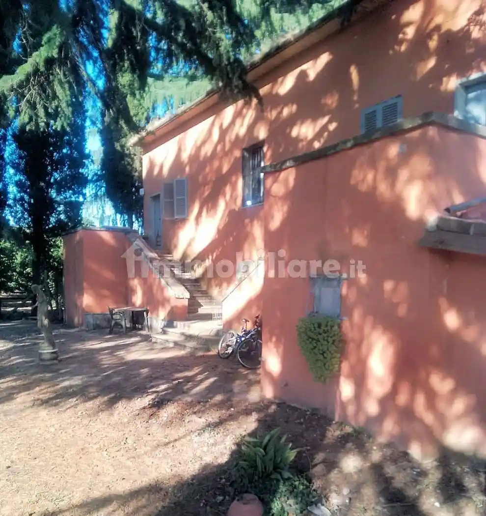 Villa in vendita a Capranica